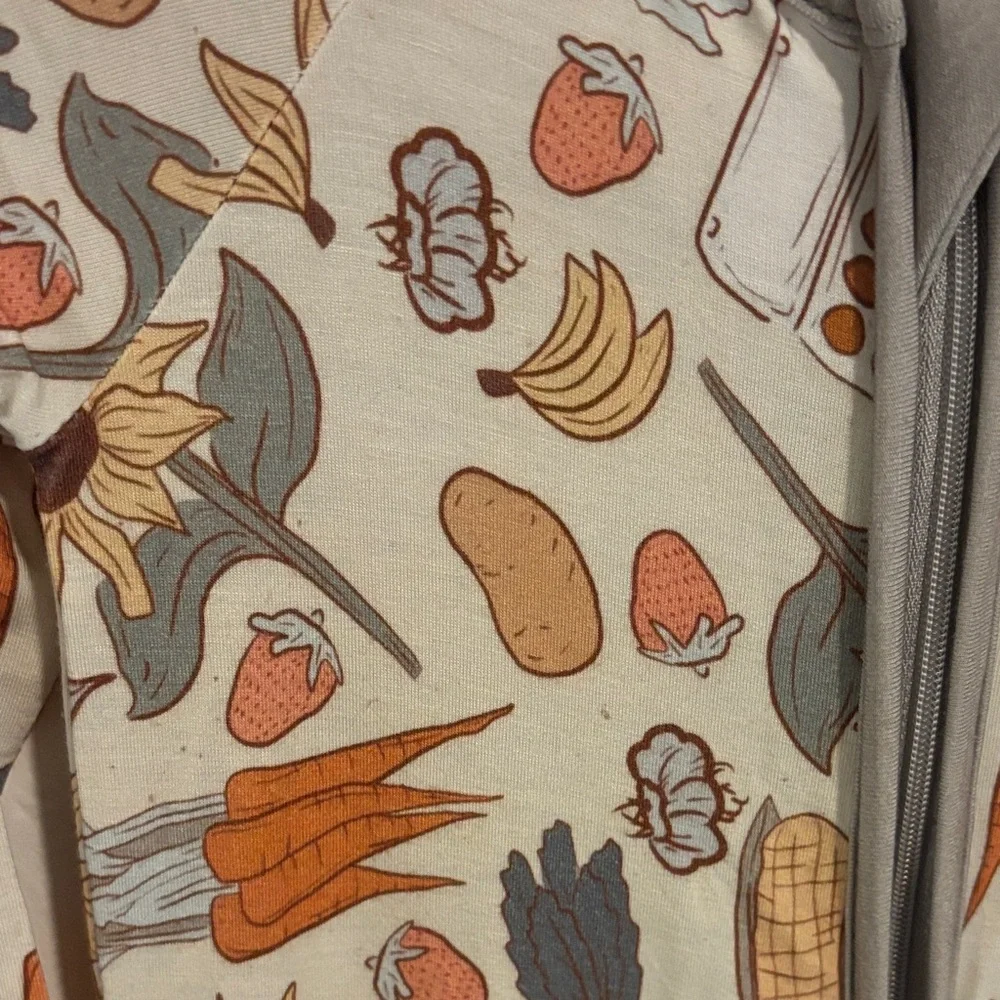 Little One Shop Pajamas (3T) - Picture 9 of 13